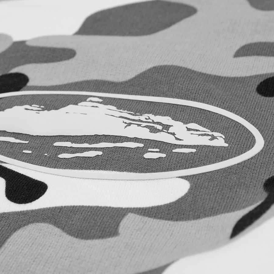 Corteiz Island – Kapuzenjacke mit Puff-Print und Reißverschluss in Arktis-Tarnmuster