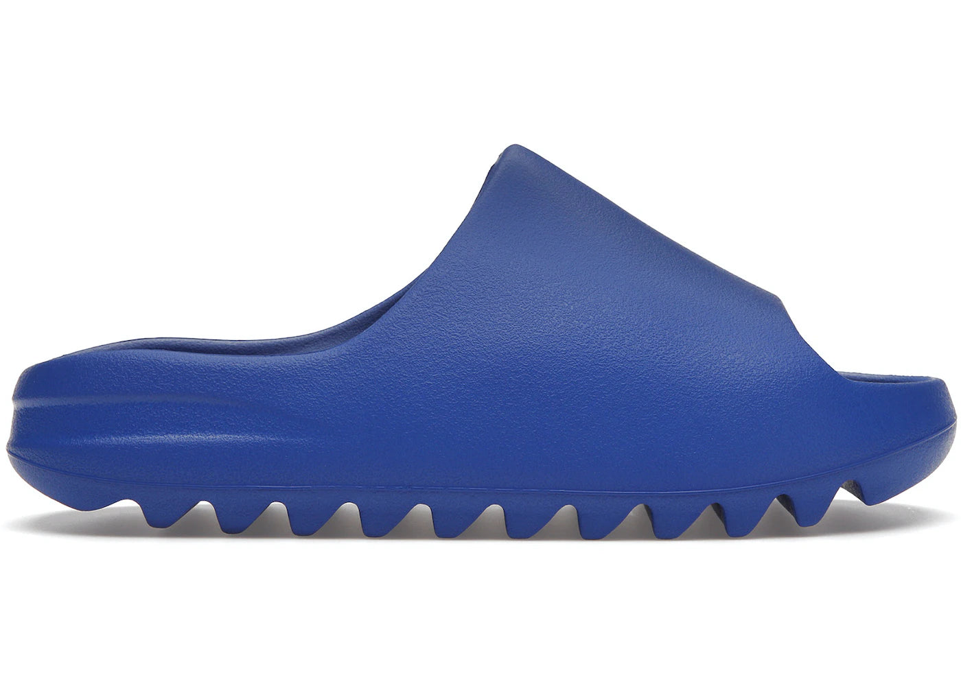 Yeezy Slide Azure en TheGarden, diseño exclusivo y comodidad inigualable