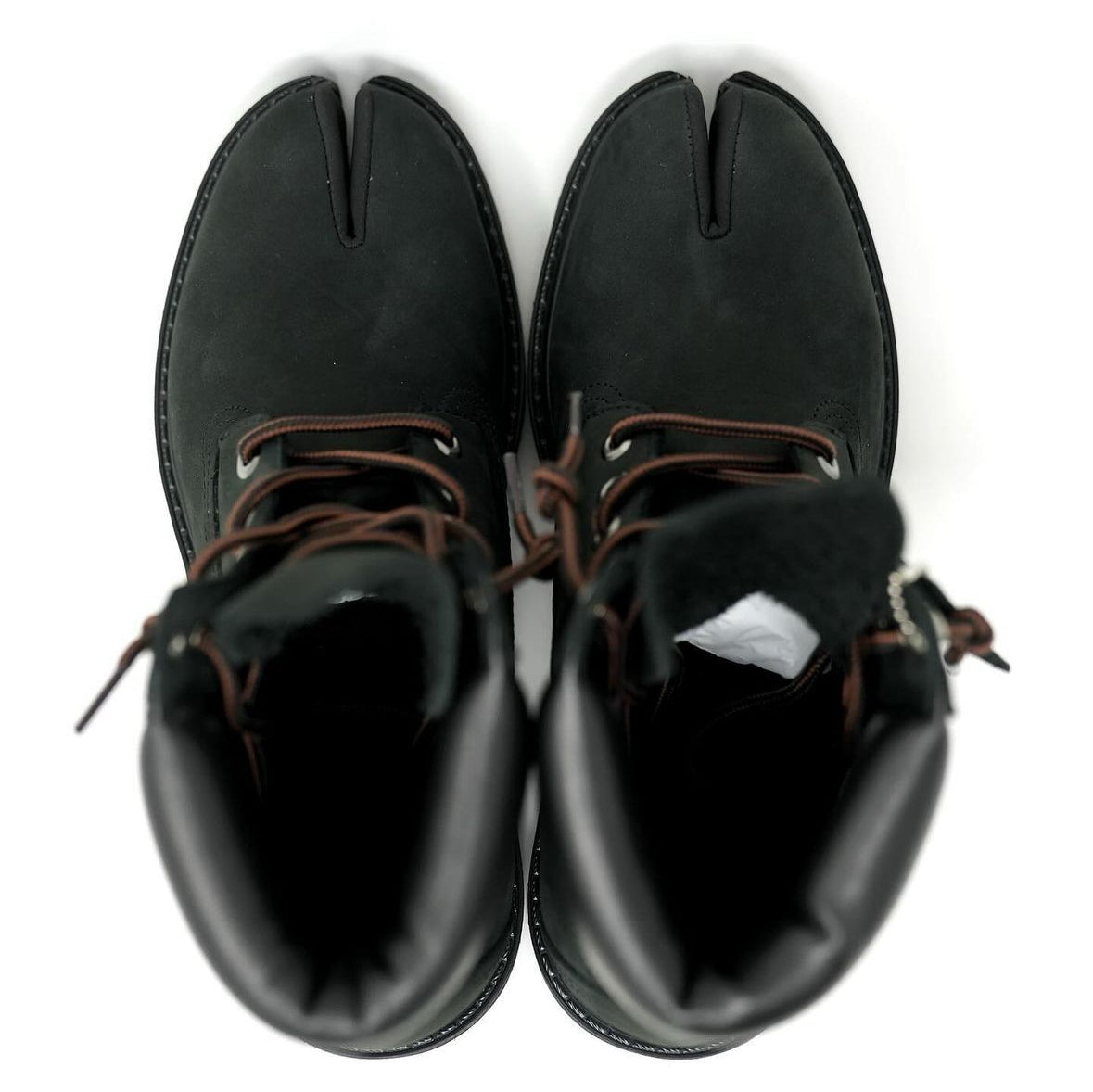Esenes Worldwide Tabi Buttas in Black