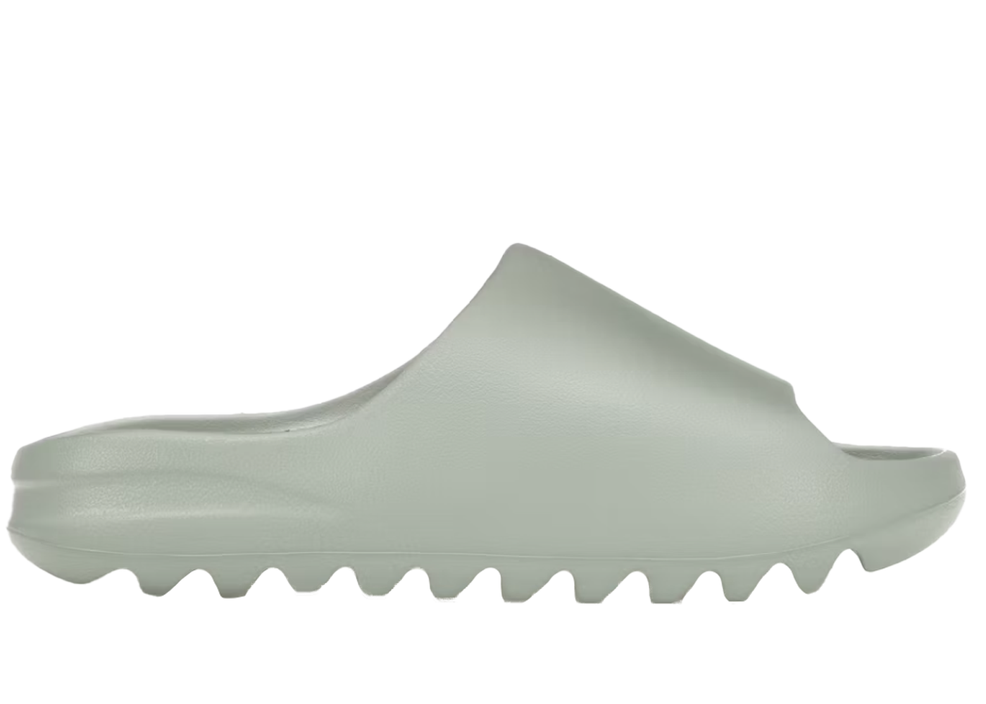 Primer plano de la Yeezy Slide Salt mostrando su diseño único