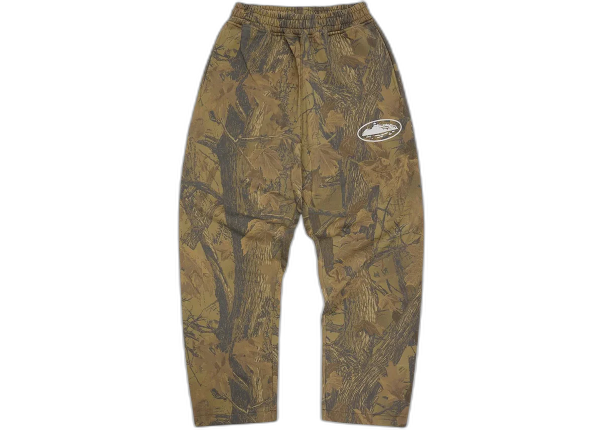 Corteiz Island Puff Print Open Hem Sweatpant Forest Camo