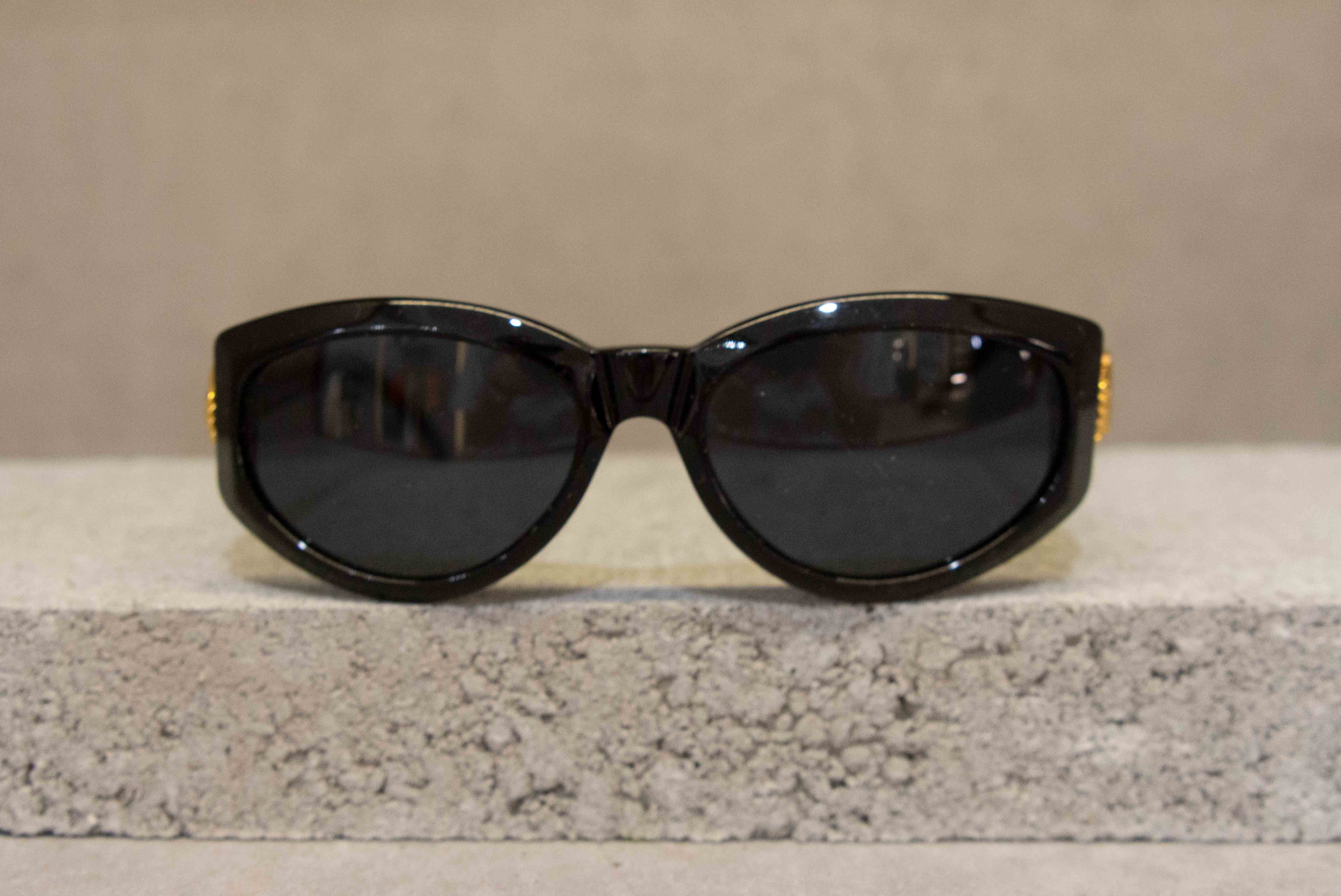 TVT 32 Gianfrance Ferre Black Solid THE GARDEN