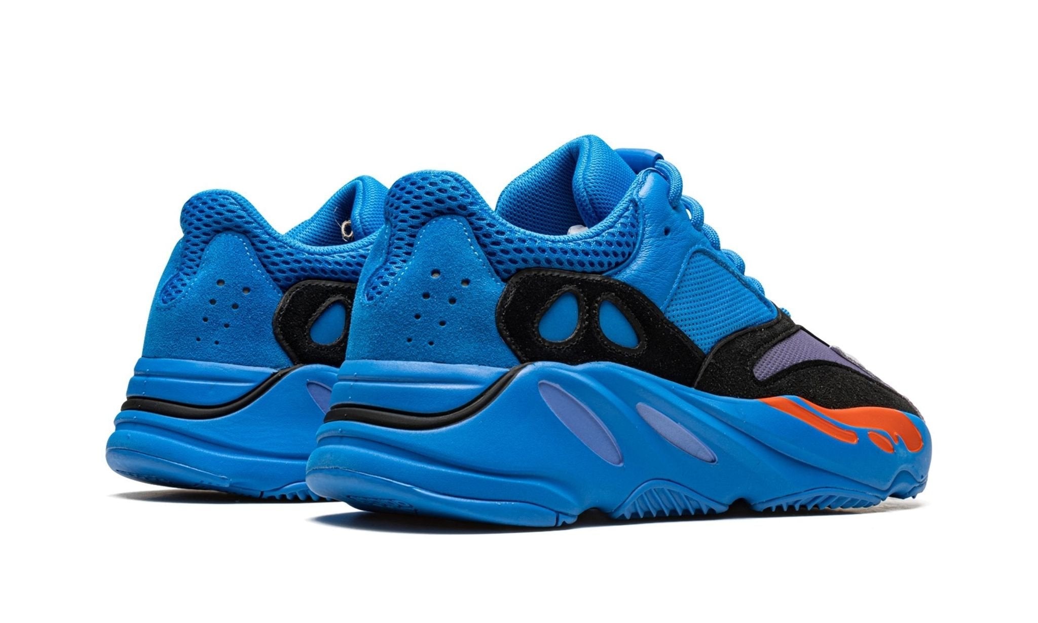 adidas Yeezy Boost 700 Hi-Res Blau