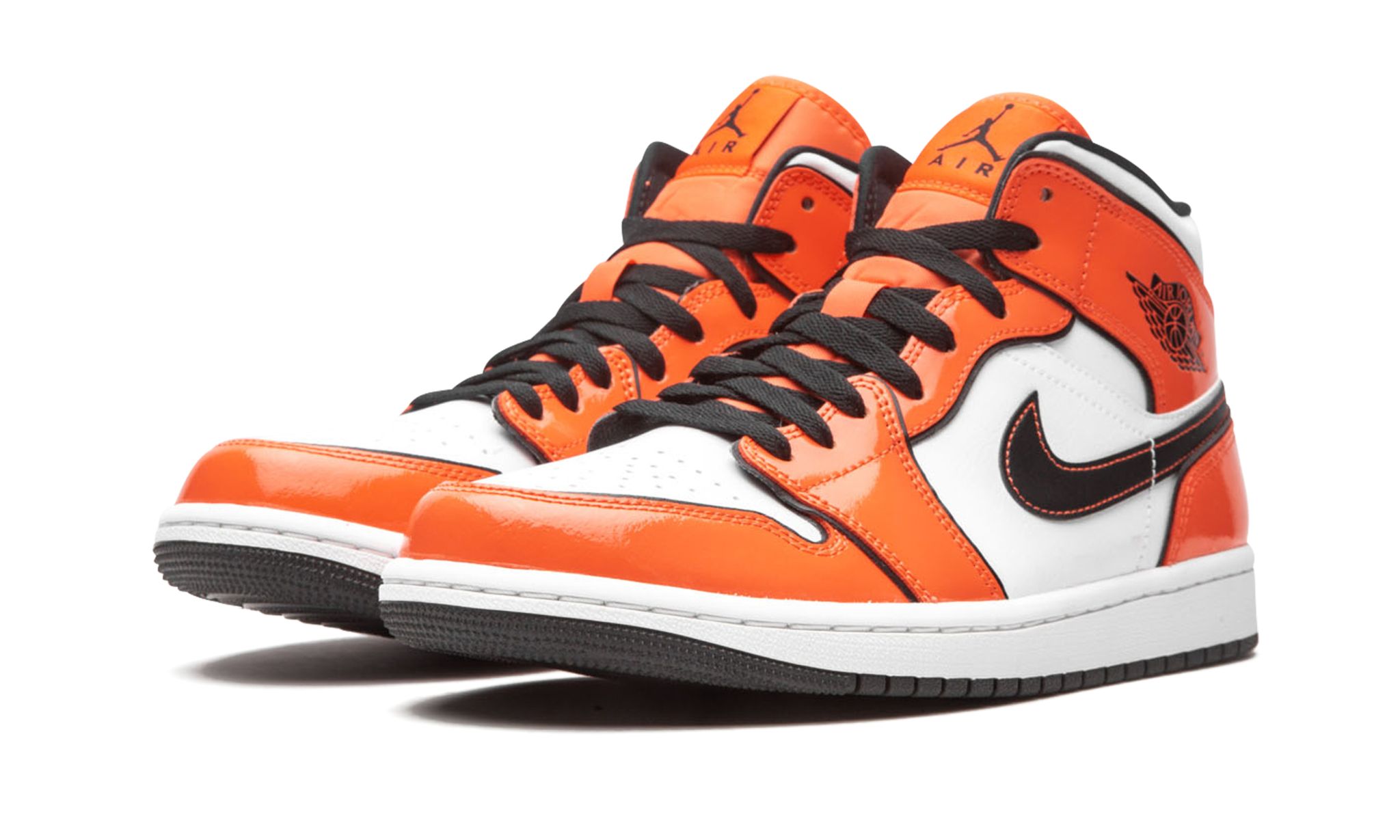 Jordan Mid SE Turf Orange – The Garden - Main Image