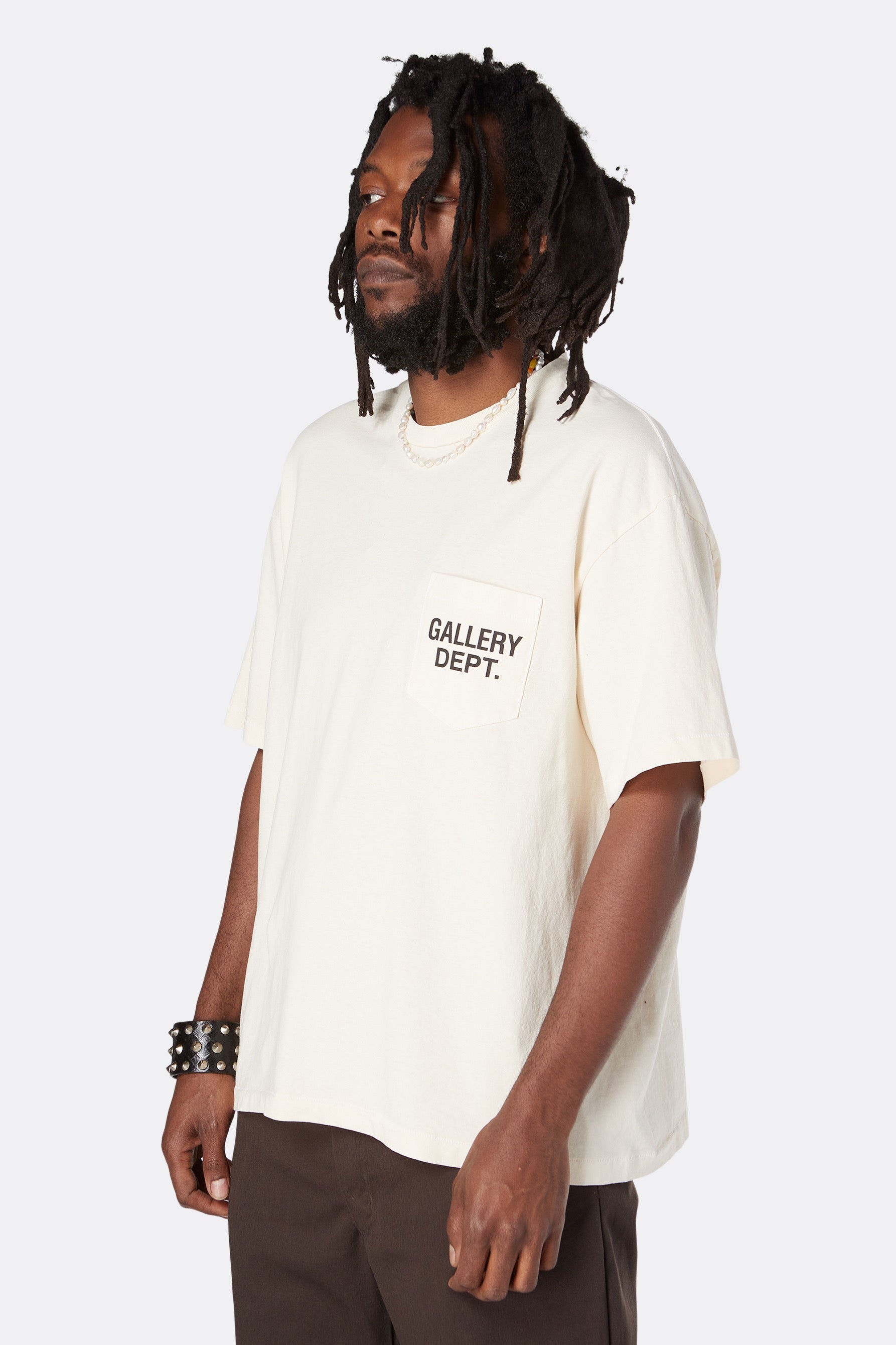 Gallery Dept. Logo Pocket T-Shirt Creme