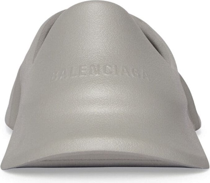 Balenciaga Mold Closed In Grau