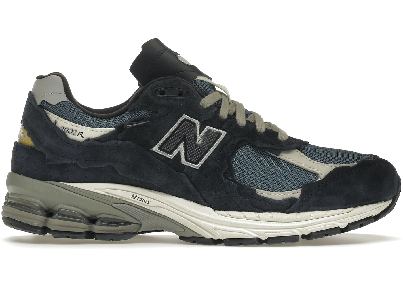 New Balance 2002R Protection Pack Dark Navy THE GARDEN