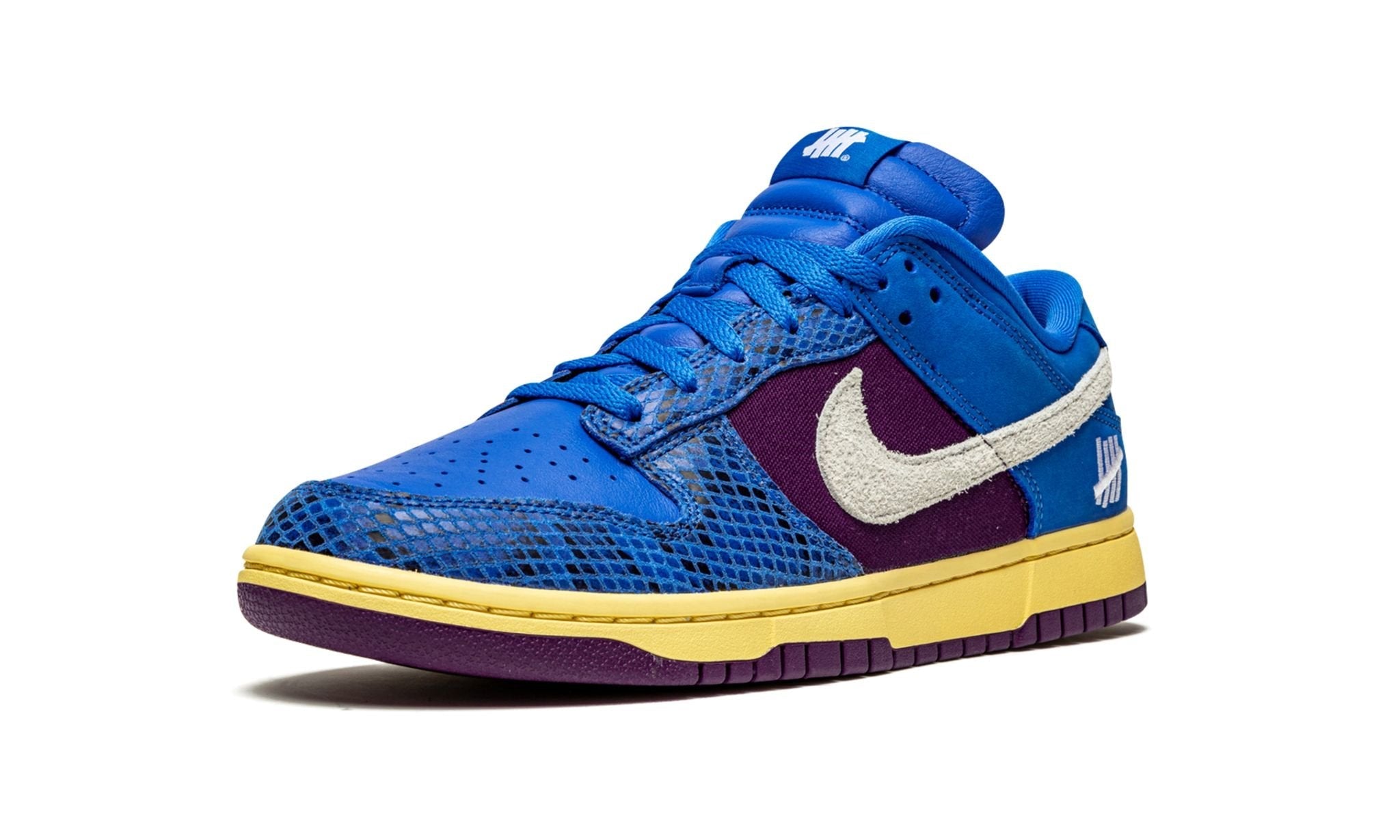 Nike Dunk Low Undefeated 5 On It Dunk vs. AF1